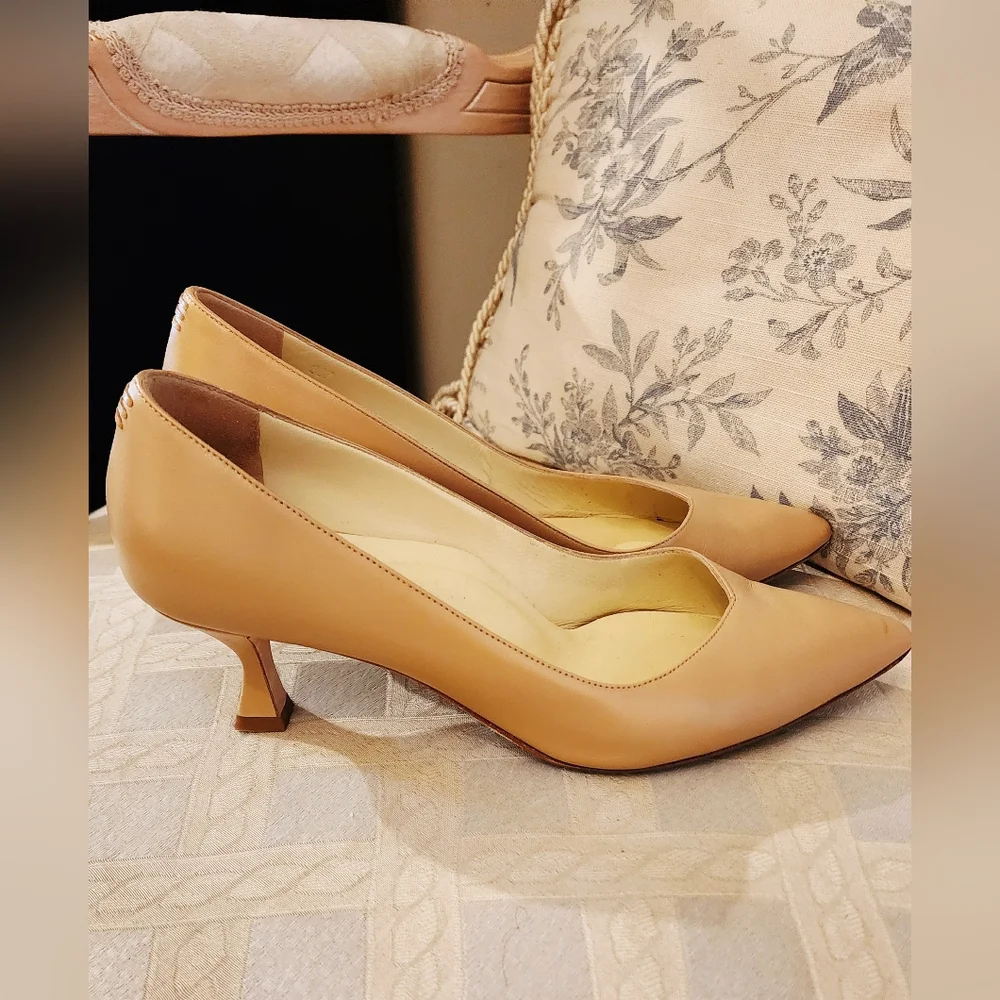 Sarah Flint Kitten Pump - Picture 2 of 4